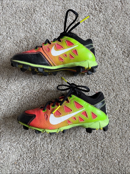 Nike Other - Nike Kids Hyperdiamond Fastflex Football Cleats size 2.5